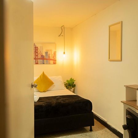 Africa House-Casa Hotel Laureles-La70 Medellin Ngoại thất bức ảnh