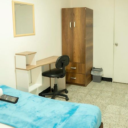 Africa House-Casa Hotel Laureles-La70 Medellin Ngoại thất bức ảnh