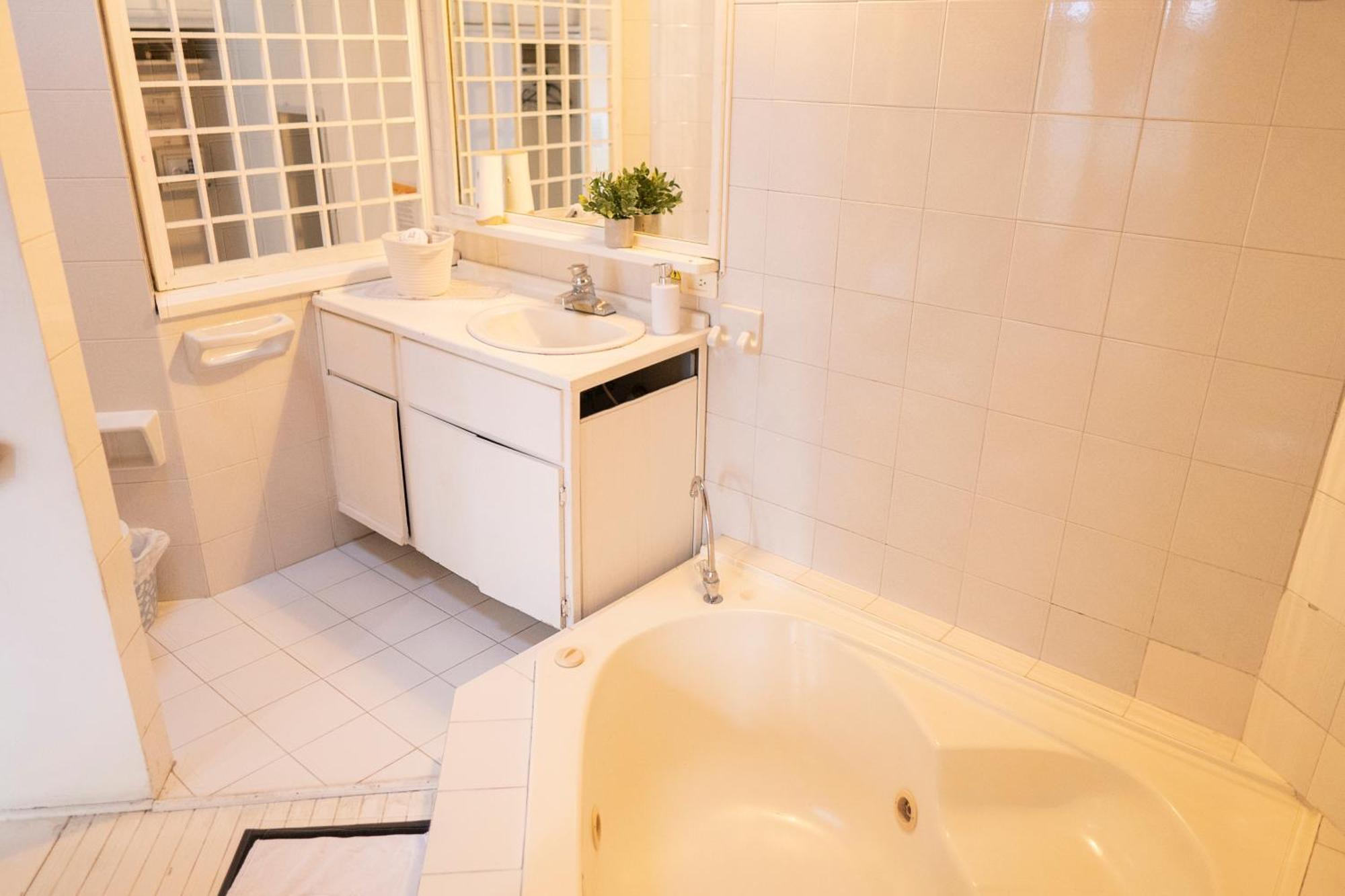 Africa House-Casa Hotel Laureles-La70 Medellin Ngoại thất bức ảnh