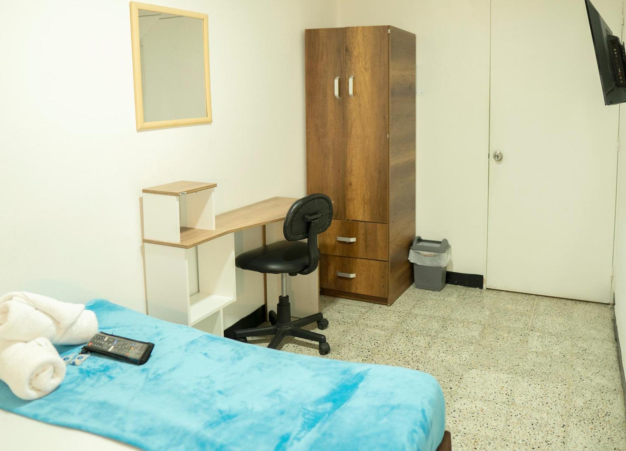 Africa House-Casa Hotel Laureles-La70 Medellin Ngoại thất bức ảnh