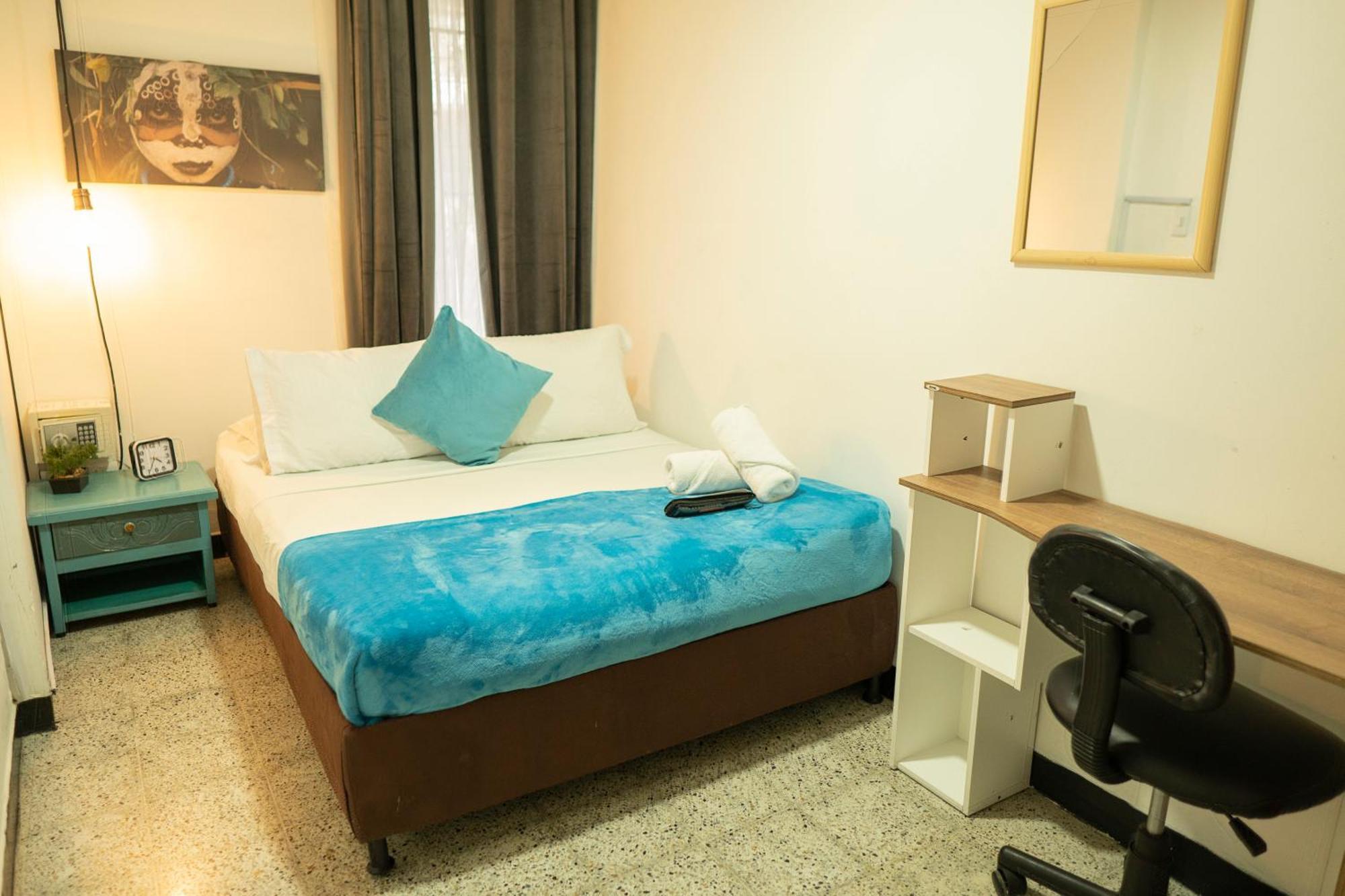 Africa House-Casa Hotel Laureles-La70 Medellin Ngoại thất bức ảnh