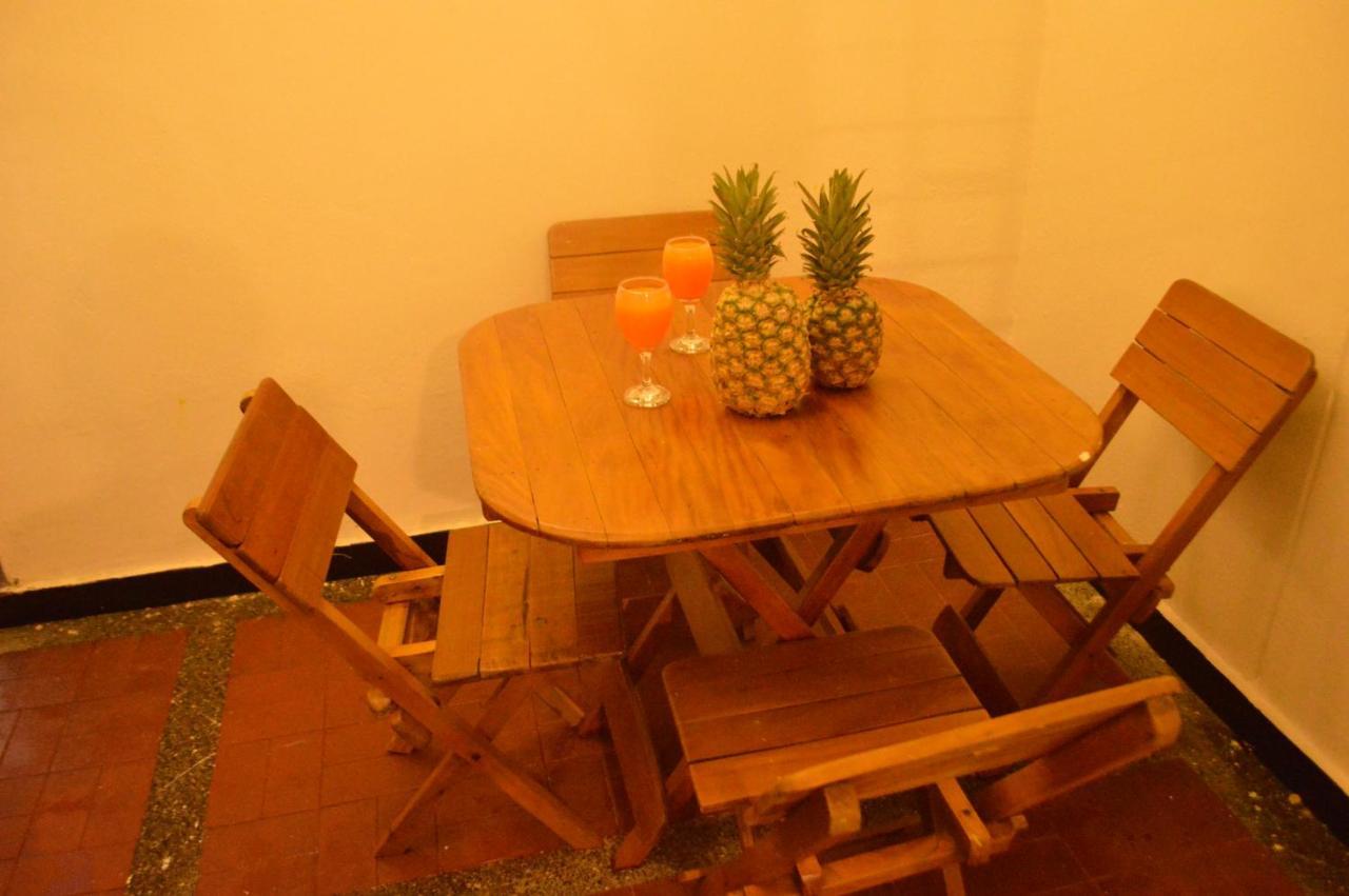 Africa House-Casa Hotel Laureles-La70 Medellin Ngoại thất bức ảnh